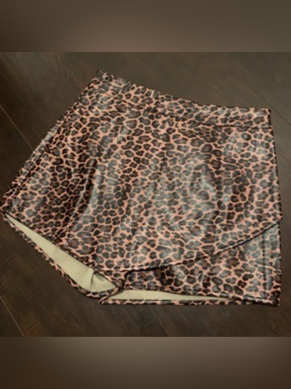 Le Lis Leopard Print Leather Like Skort